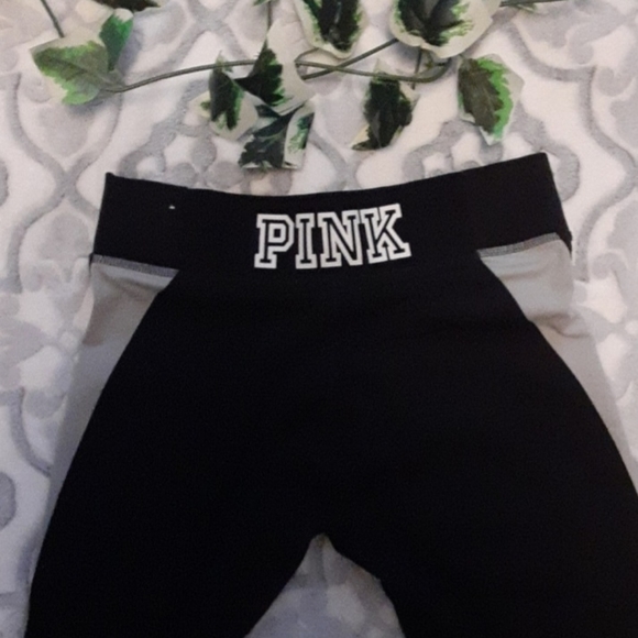 PINK Victoria's Secret Ultimate Leggings - Picture 11 of 16
